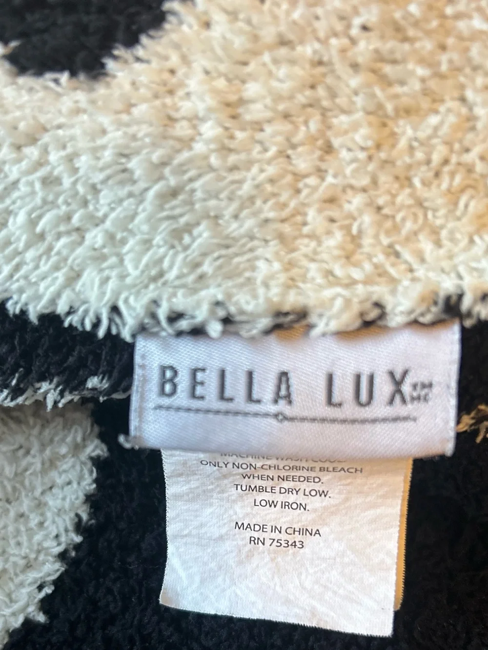 Bella Lux Full/Queen White and Black Hearts Decorative Blanket Reversible